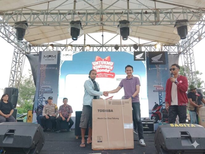 
Pengundian “Untukmu Konsumen Honda” Banyuwangi Meriah, Ini Pemenang Honda PCX160