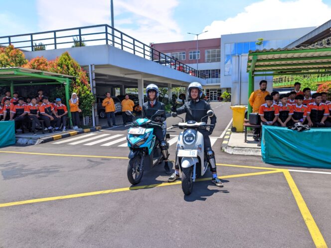 
Jago #Cari_Aman Biar Happy, #Cari_Aman Berkendara Bagi Pemula Perhatikan 3 Hal Ini