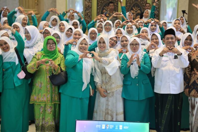 
Harlah ke-76, Fatayat NU Kencong Lantik 66 Pengurus dan Tegaskan Peran Strategis Perempuan