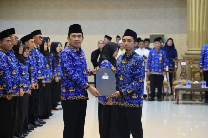 
223 PNS Baru Jember Disumpah, Bupati Dorong ASN Terlibat Langsung Atasi Kemiskinan